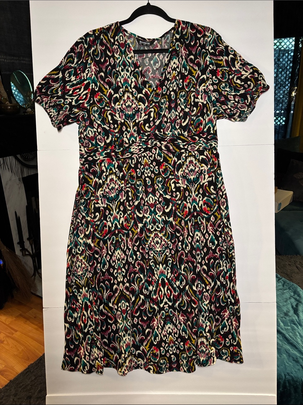 BloomChic Black Multicolor V-Neck Printed Dress